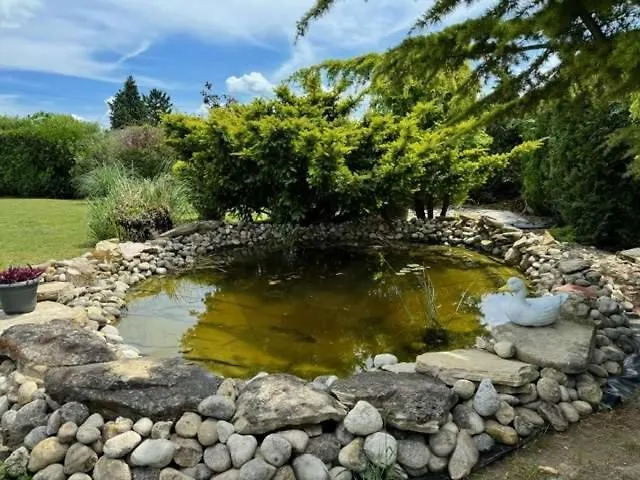 Rebeka Nyaralo Medencevel Holiday home Vonyarcvashegy